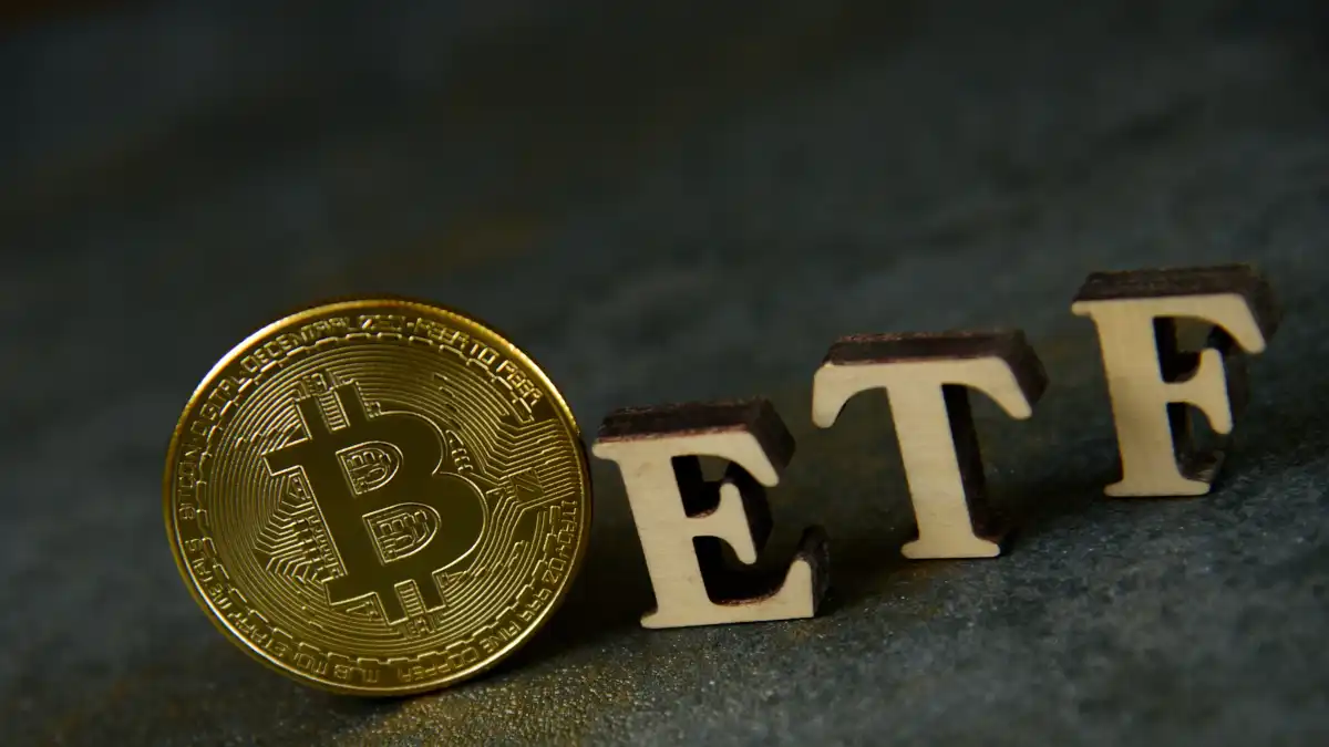 2026 Crypto ETF Outlook: Solana, XRP, and Ethereum ETF Approvals Drive Market Shift