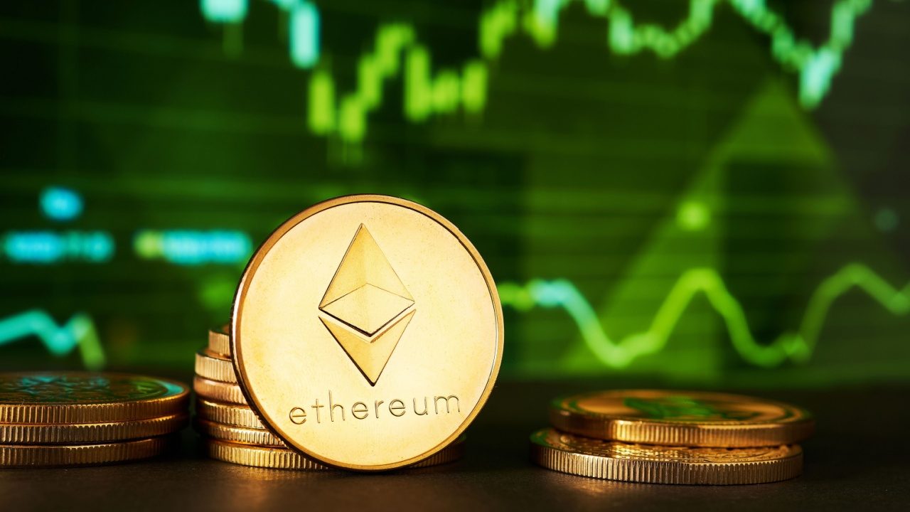 Digital rendering of ETF shares being exchanged for Bitcoin and Ethereum coins, symbolizing SEC's in-kind creation rule for crypto ETFs in the US