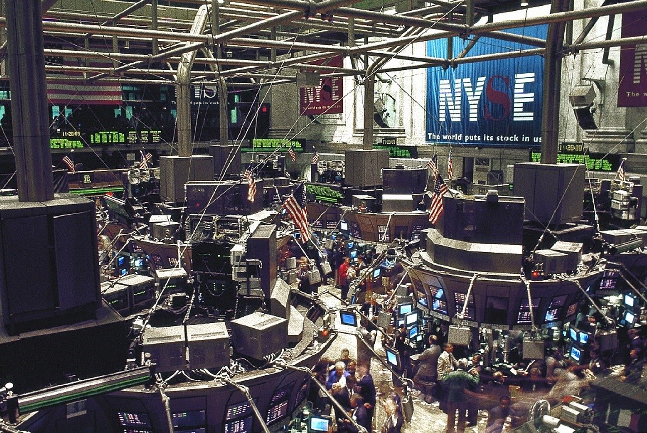 Bitcoin ETF liquidity trading floor